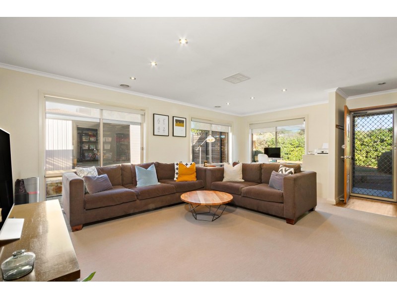 6 Fink Crescent, Calwell ACT 2905