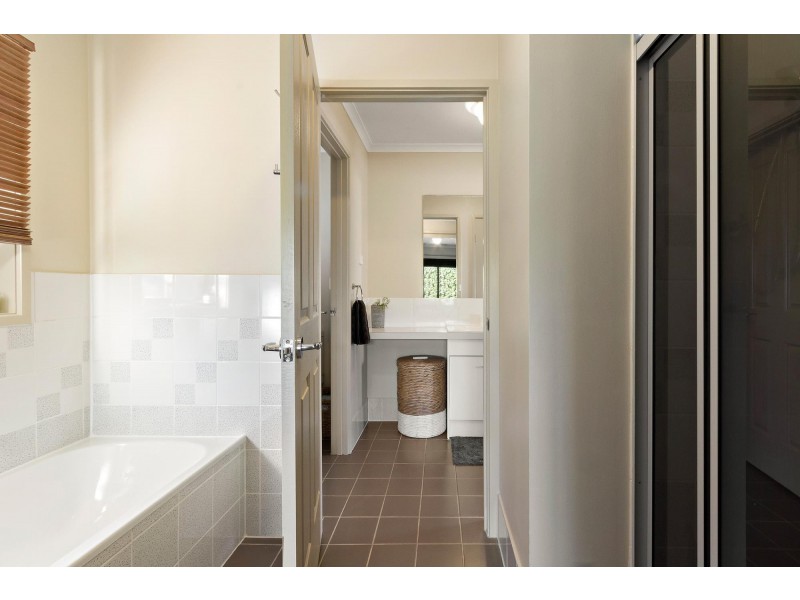 6 Fink Crescent, Calwell ACT 2905