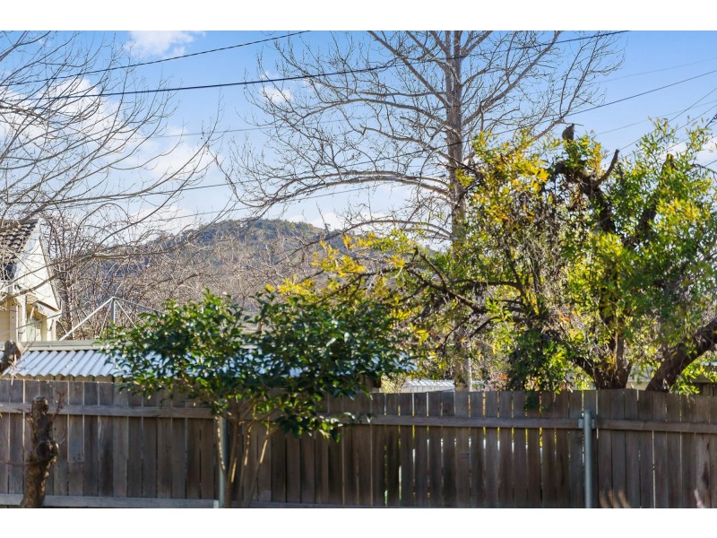 6 Pridham Street, Farrer ACT 2607