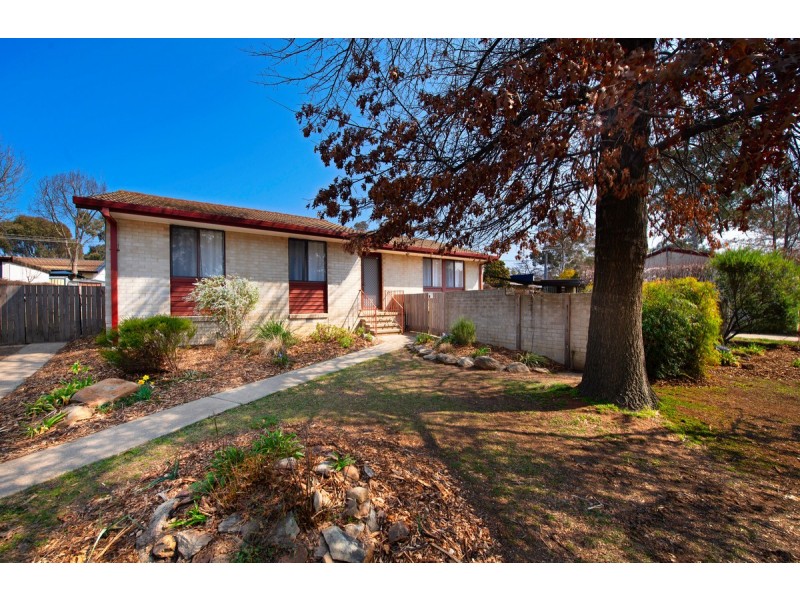 4 Hepburn Place, Kambah ACT 2902