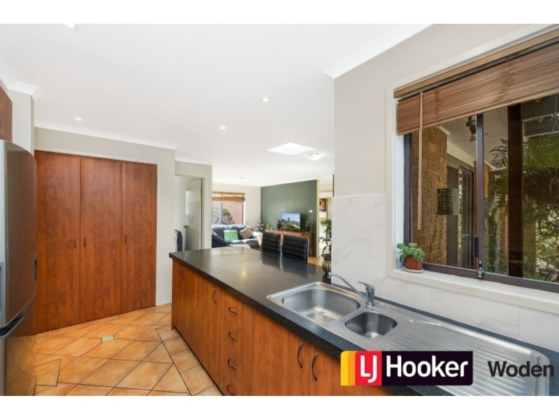 76 Enid Lorimer Circuit, Chisholm ACT 2905