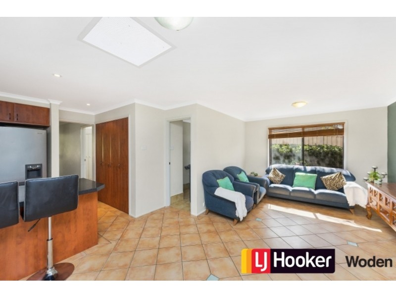 76 Enid Lorimer Circuit, Chisholm ACT 2905