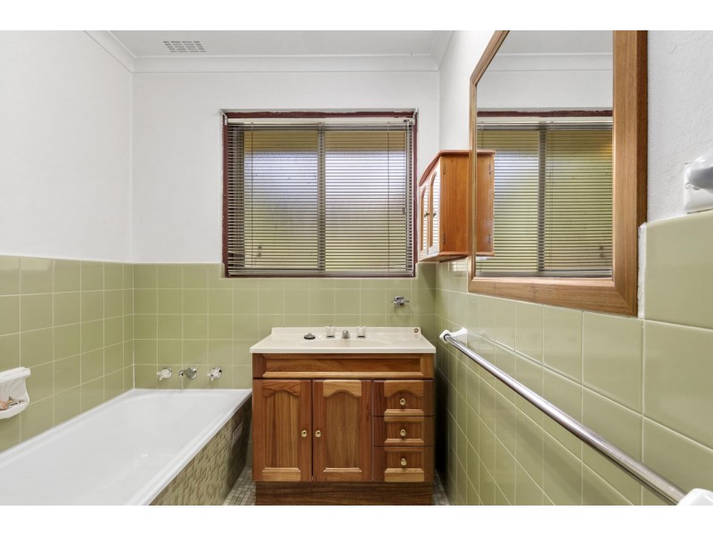 4 Howchin Place, Torrens ACT 2607