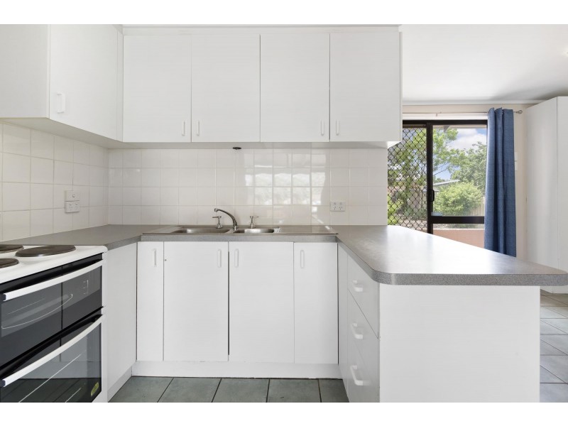 8 Nivison Place, Charnwood ACT 2615