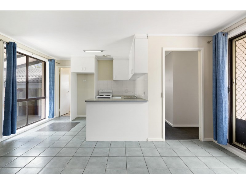 8 Nivison Place, Charnwood ACT 2615