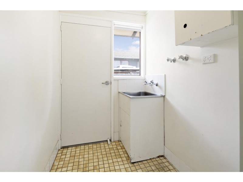 8 Nivison Place, Charnwood ACT 2615