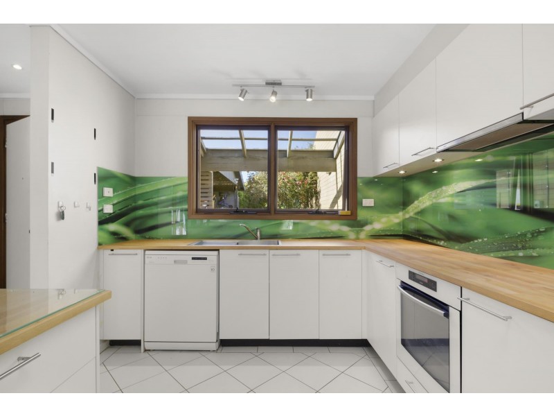 11 Hodgson Place, Pearce ACT 2607