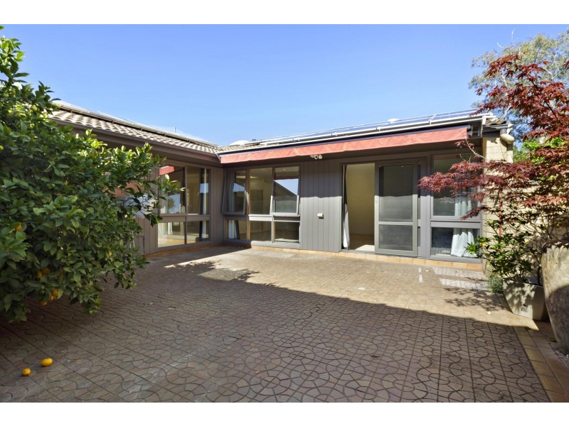 11 Hodgson Place, Pearce ACT 2607