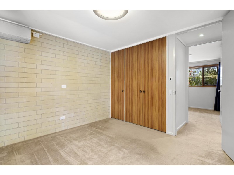 11 Hodgson Place, Pearce ACT 2607