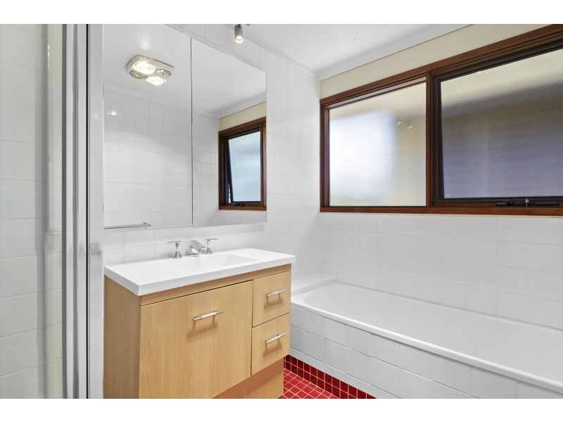 11 Hodgson Place, Pearce ACT 2607