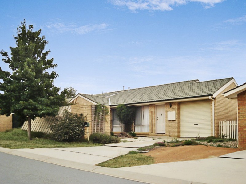 16 Samuels Crescent, Ngunnawal ACT 2913