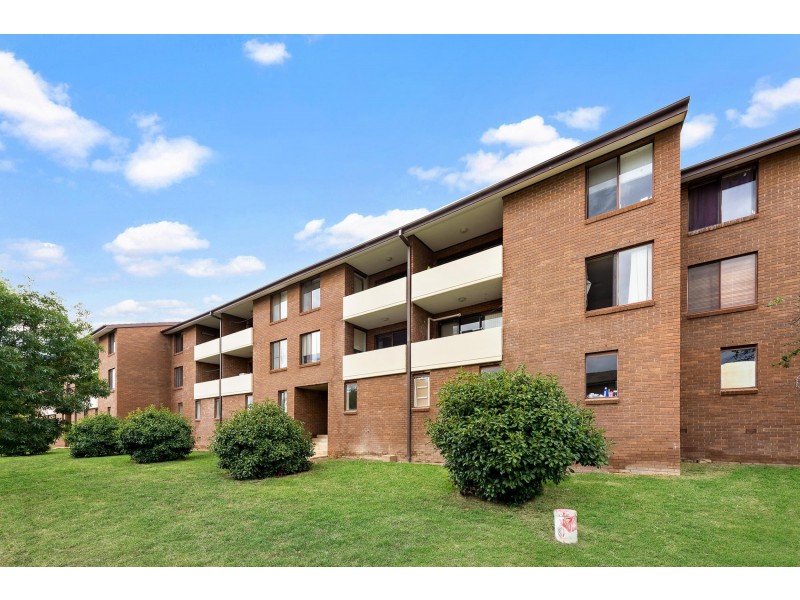 16/28 Springvale Drive, Hawker ACT 2614