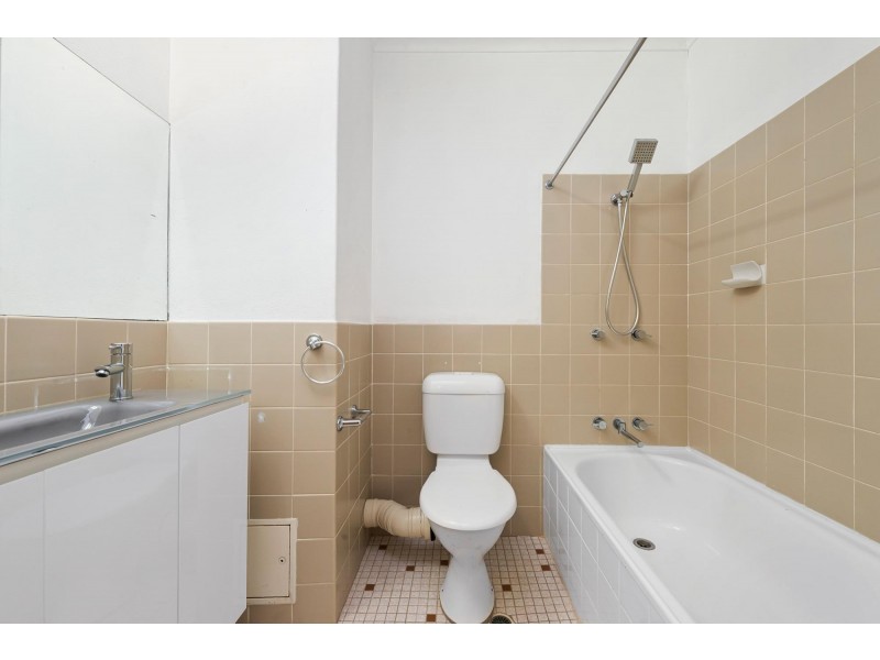 16/28 Springvale Drive, Hawker ACT 2614