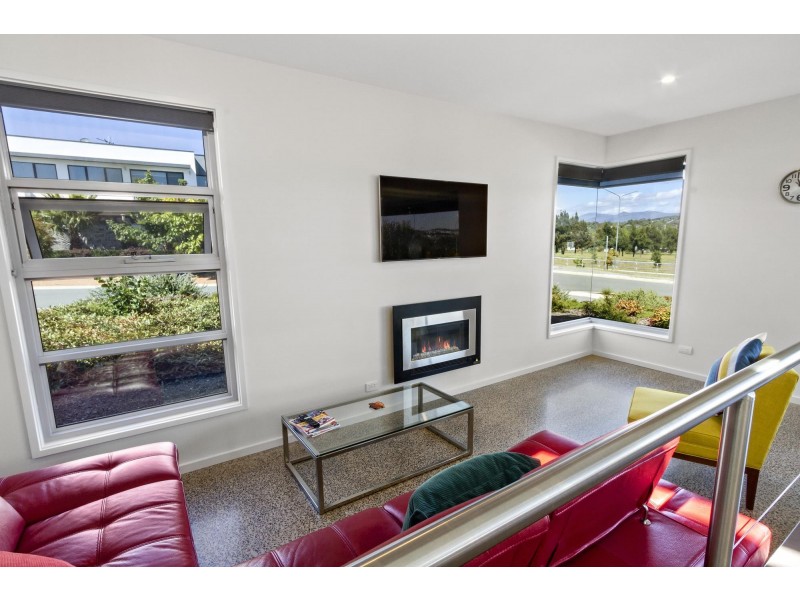 12 Geoff Bardon Street, Weston ACT 2611