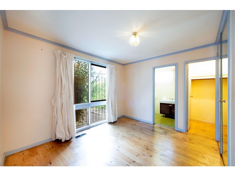 204 Namatjira Drive, Chapman ACT 2611