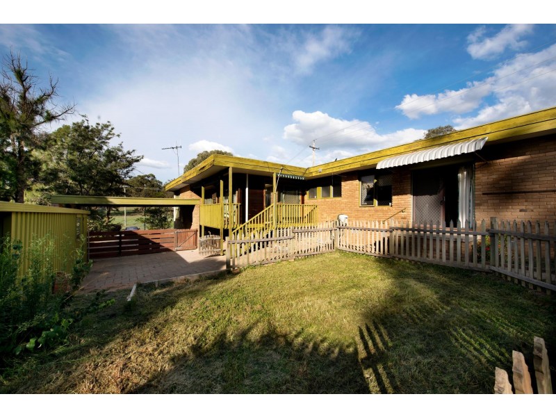 204 Namatjira Drive, Chapman ACT 2611