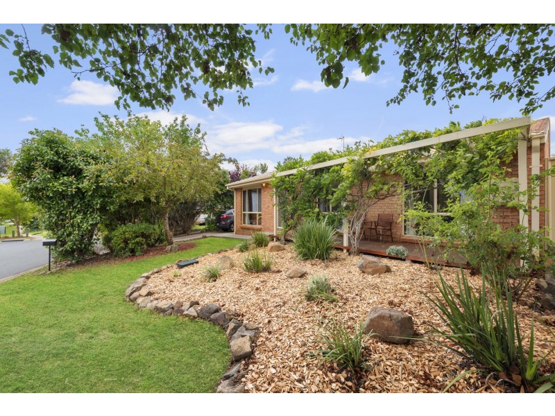 12 Mathews Place, Banks ACT 2906