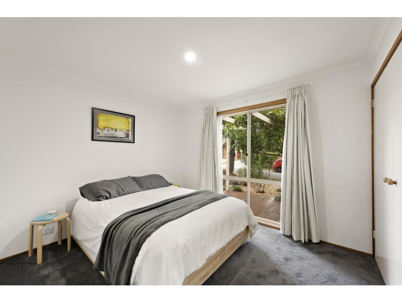 12 Mathews Place, Banks ACT 2906