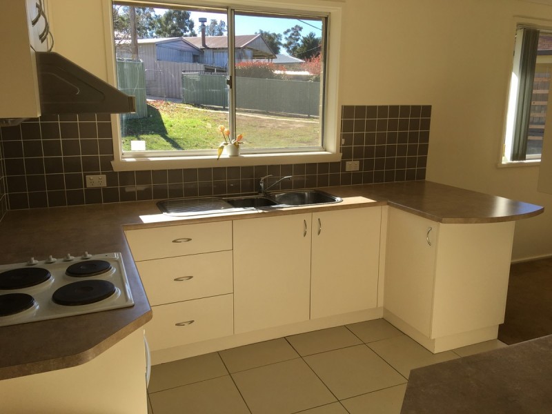 70 Degraves Crescent, Wanniassa ACT 2903