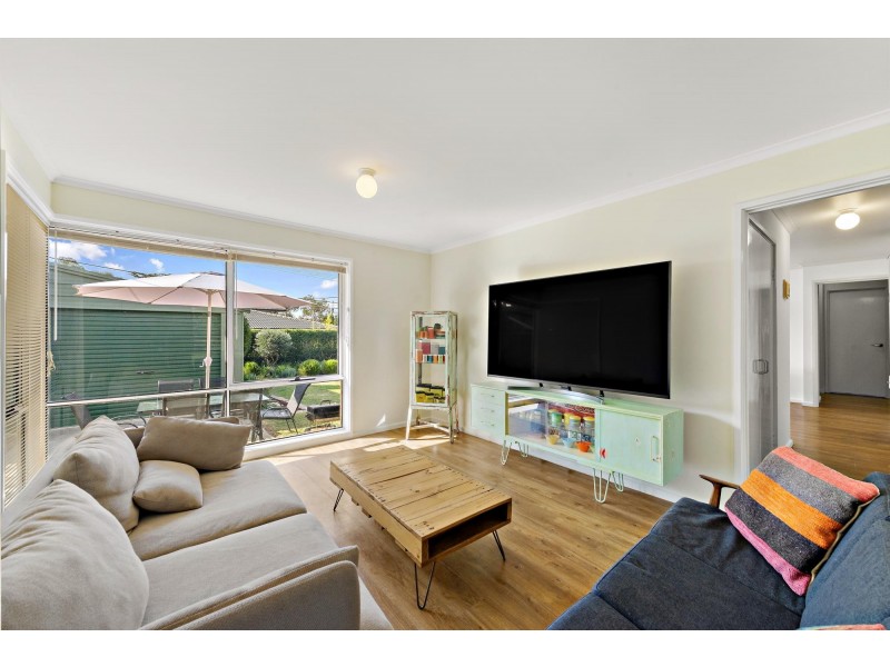 81 Walker Crescent, Narrabundah ACT 2604