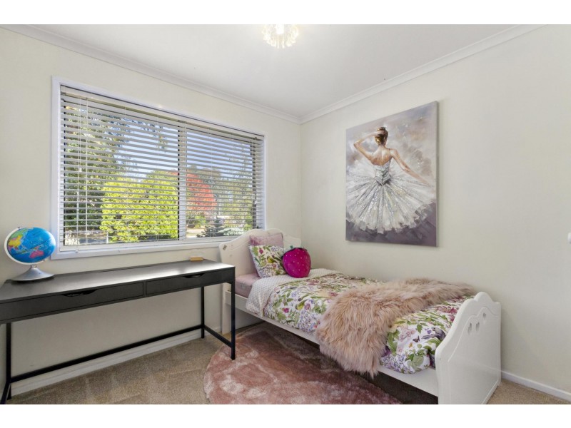 13 Wilson Crescent, Banks ACT 2906