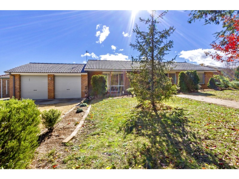 13 Wilson Crescent, Banks ACT 2906