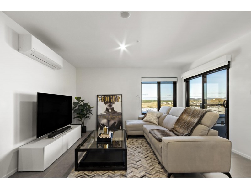 28/200 John Gorton Drive, Coombs NSW 2611