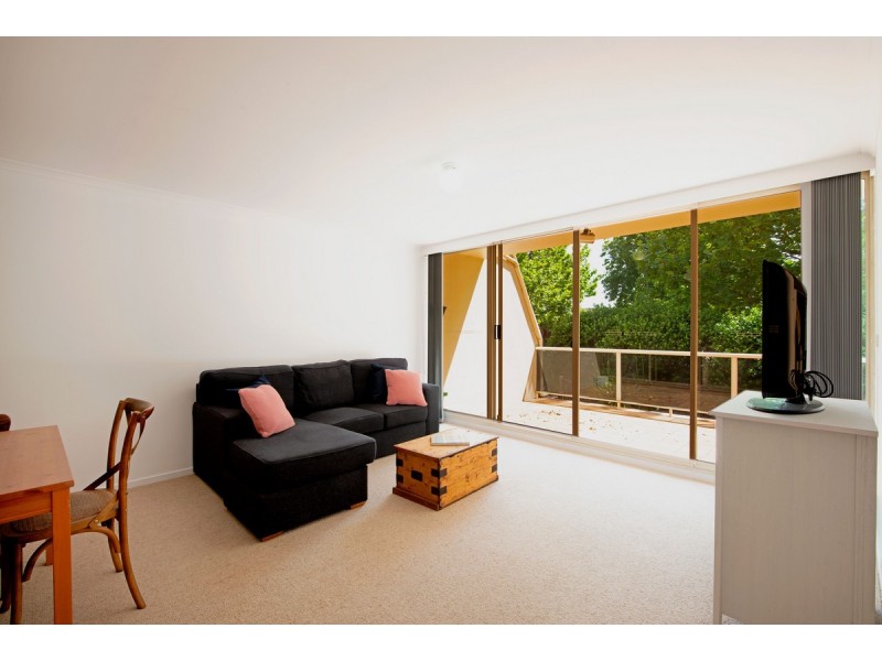 2 B/9 Chandler Street, Belconnen ACT 2617