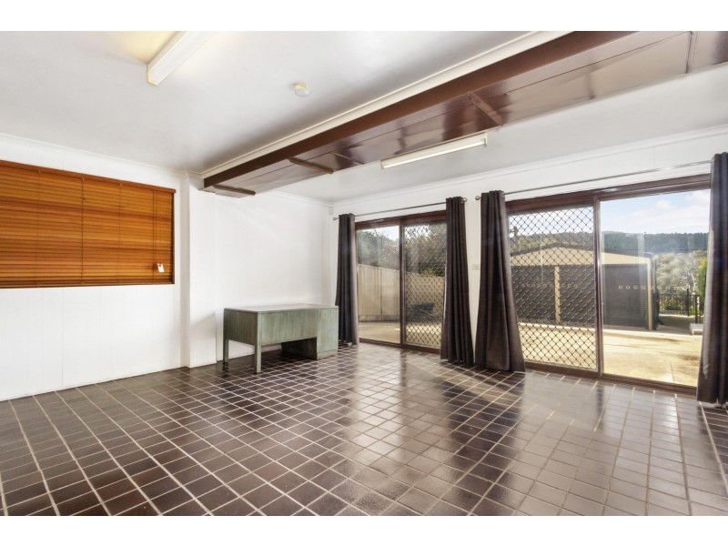 9 Molineaux Place, Farrer ACT 2607