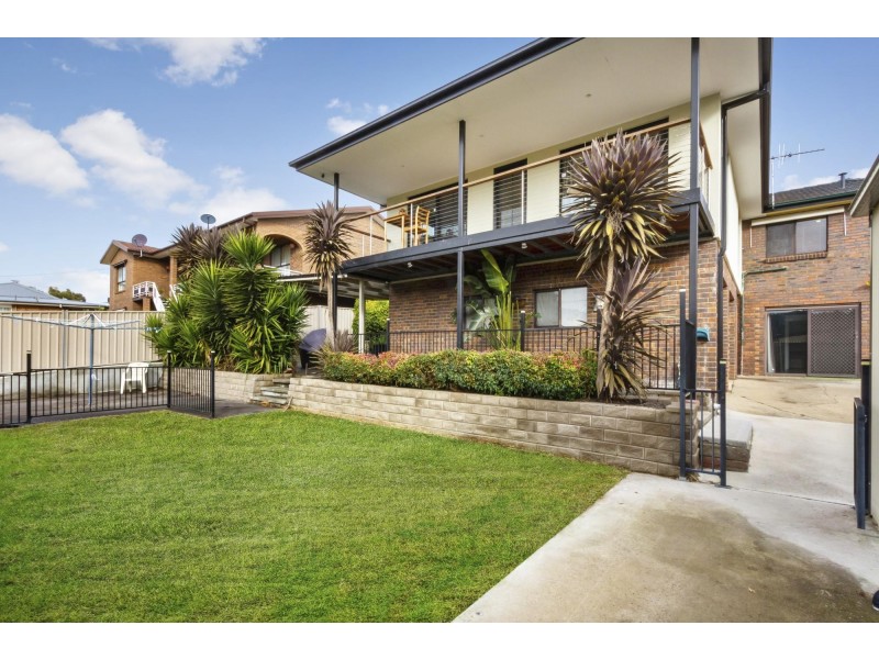 9 Molineaux Place, Farrer ACT 2607