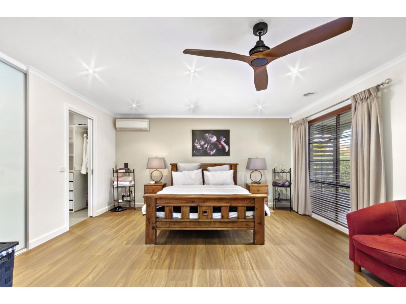 9 Molineaux Place, Farrer ACT 2607