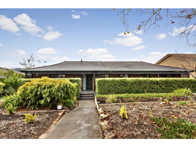 9 Molineaux Place, Farrer ACT 2607