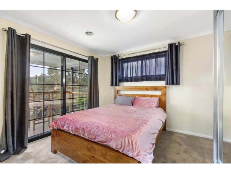 9 Molineaux Place, Farrer ACT 2607