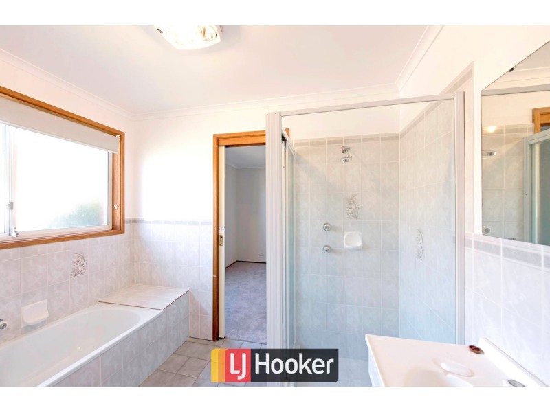 1/37 Derrington Crescent, Bonython ACT 2905