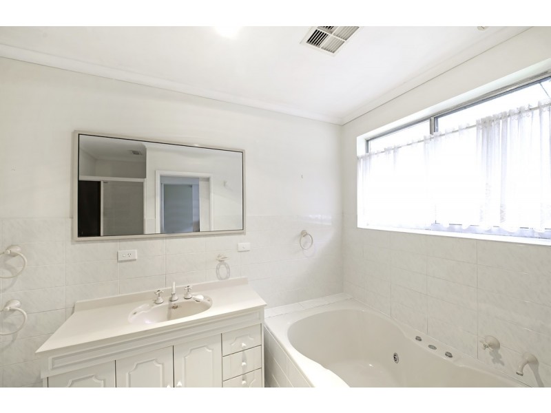 14 Pearson Street, Holder ACT 2611