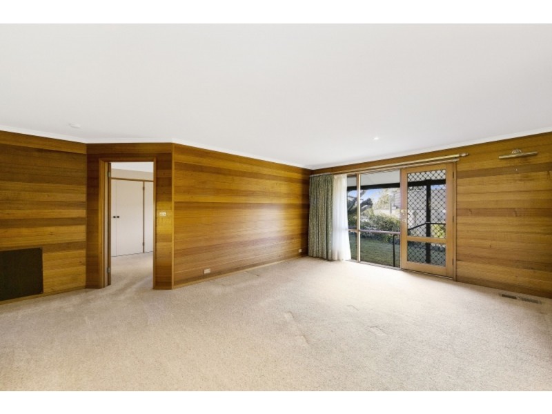 3/4 Hodgson Place, Pearce ACT 2607