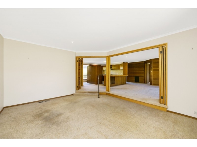 3/4 Hodgson Place, Pearce ACT 2607