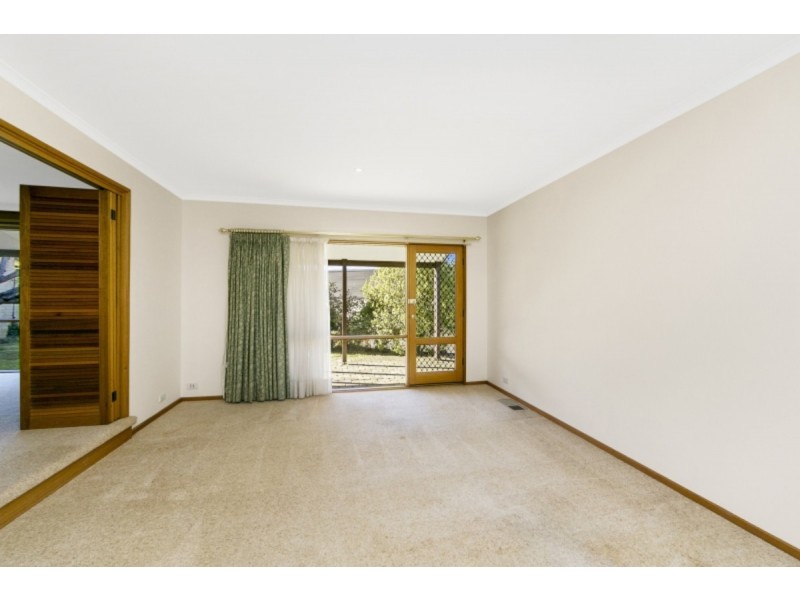 3/4 Hodgson Place, Pearce ACT 2607