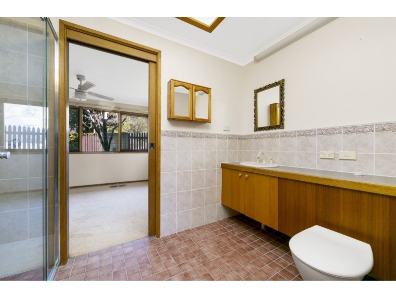 3/4 Hodgson Place, Pearce ACT 2607