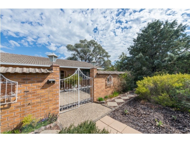 4 Farncomb Place, Gowrie ACT 2904