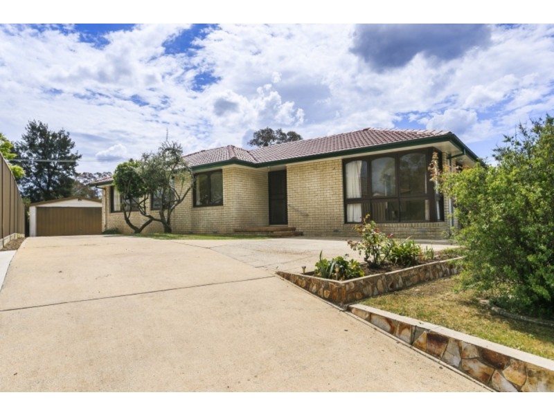 90 Namatjira Drive, Stirling ACT 2611