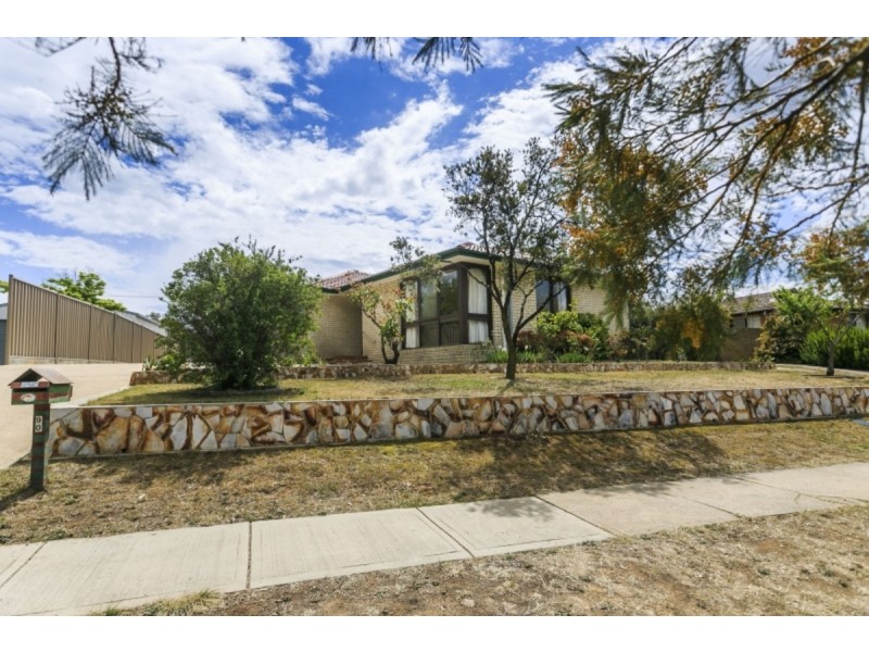 90 Namatjira Drive, Stirling ACT 2611