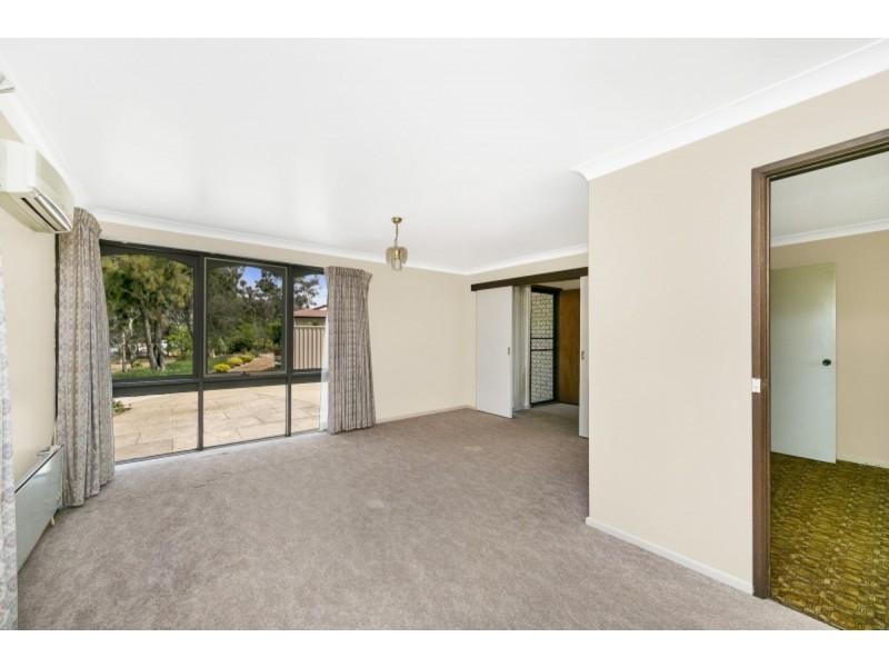 90 Namatjira Drive, Stirling ACT 2611