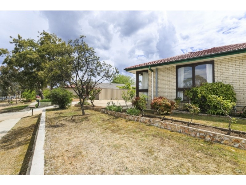 90 Namatjira Drive, Stirling ACT 2611