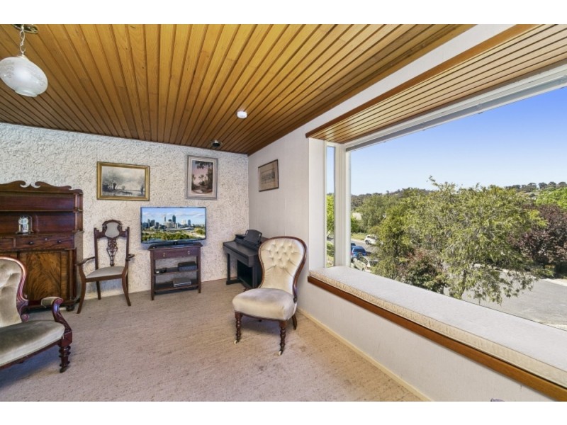 10 Johnson Place, Farrer ACT 2607