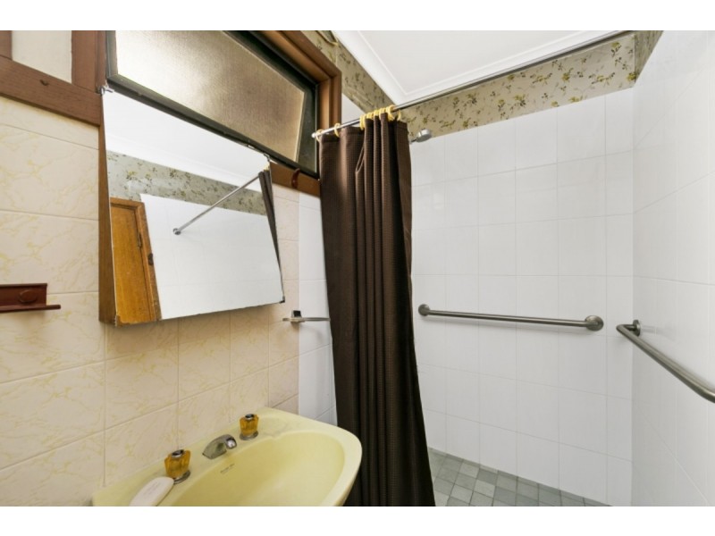 10 Johnson Place, Farrer ACT 2607