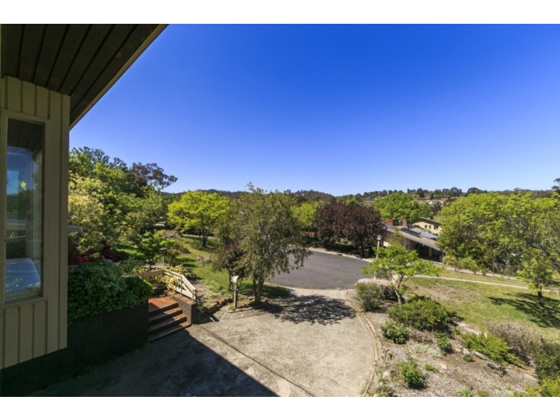 10 Johnson Place, Farrer ACT 2607