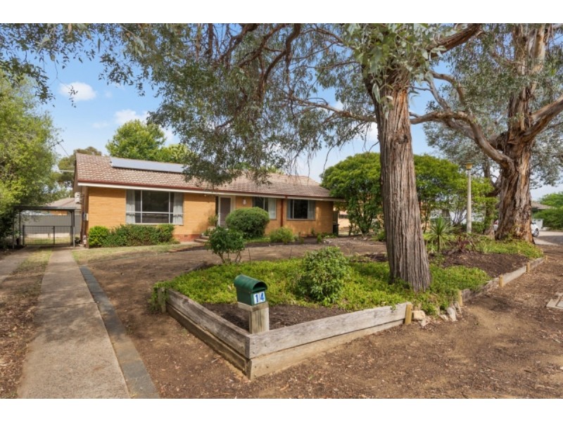 14 East Place, Kambah ACT 2902