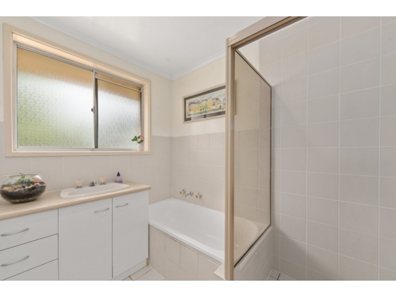 14 East Place, Kambah ACT 2902