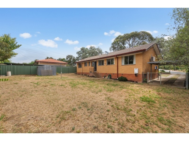 14 East Place, Kambah ACT 2902